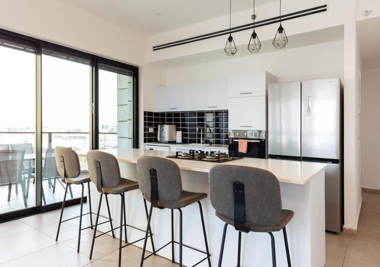Oַ&O Group- Luxury Apt Tower Spectacular Sea View Bat Yam Exterior photo
